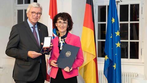 Auszeichnungen zu "75 Jahre Hessen"