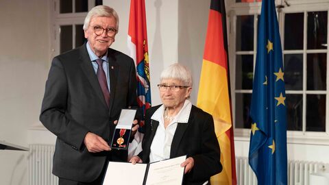 Auszeichnungen zu "75 Jahre Hessen"