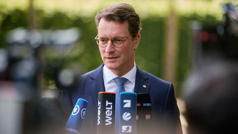 Hendrik Wüst, Ministerpräsident von Nordrhein-Westfalen Hendrik Wüst, Ministerpräsident von Nordrhein-Westfalen, gibt ein Interview