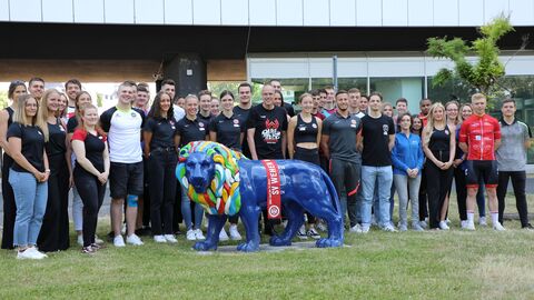 Sportfördergruppen Polizei und Verwaltung mit Sportminister Peter Beuth