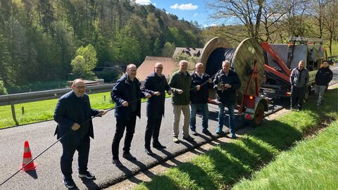 Oberirdische Glasfaserverlegung im Landkreis Fulda Oberirdische Glasfaserverlegung im Landkreis Fulda